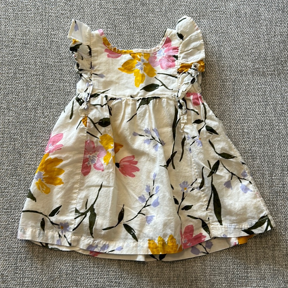 Old Navy dress. Size 3-6 months